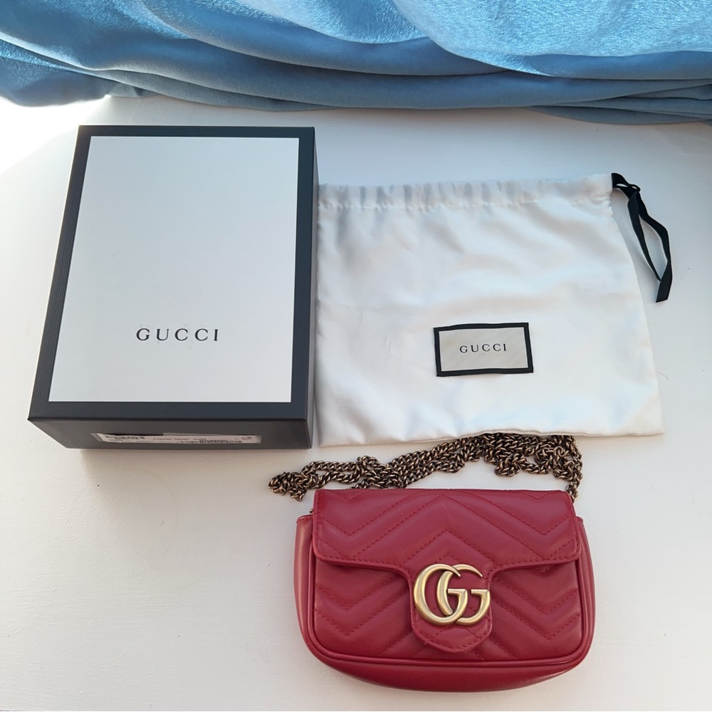 ✨Host Pick✨Authentic Gucci GG MARMONT SUPER MINI BAG